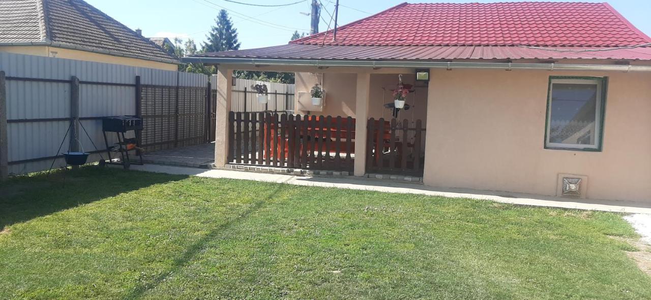 Ferienwohnung Viktoria Vendeghaz Miskolc Exterior foto